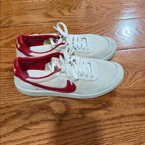 Nike Canvas Sneakers men’s size 7.5 or women’s size 9 unisex